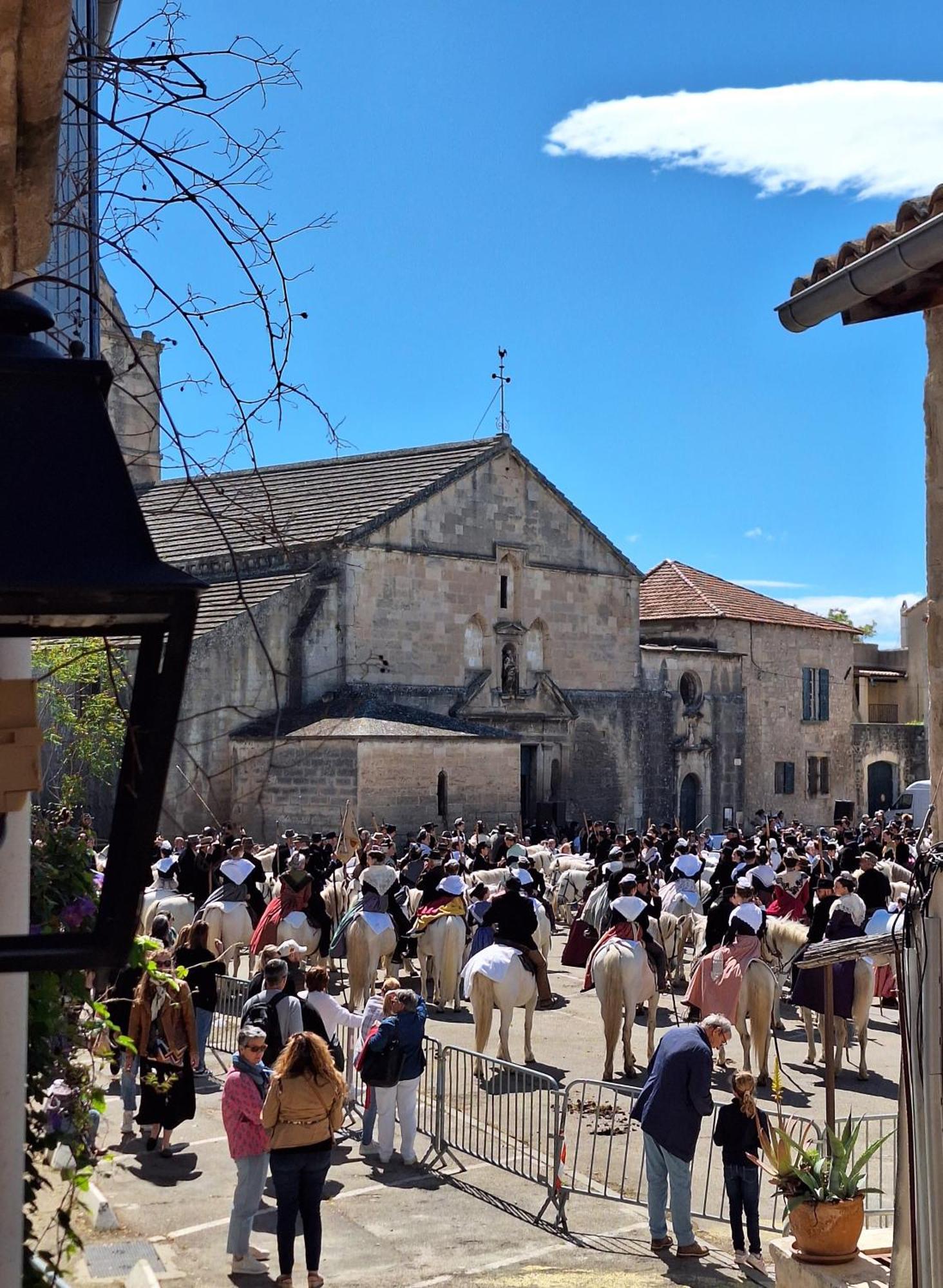 La Garriguette Appart Centre Historique Calme Climatise 6 Couchages Arles Exterior photo